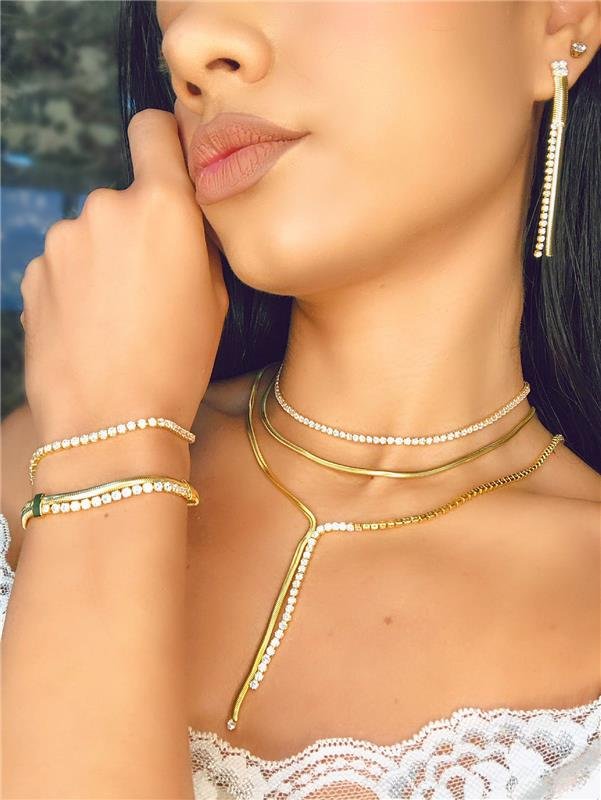 Gargantilha Zirconias Coloridas Folheado Ouro — ALUENA