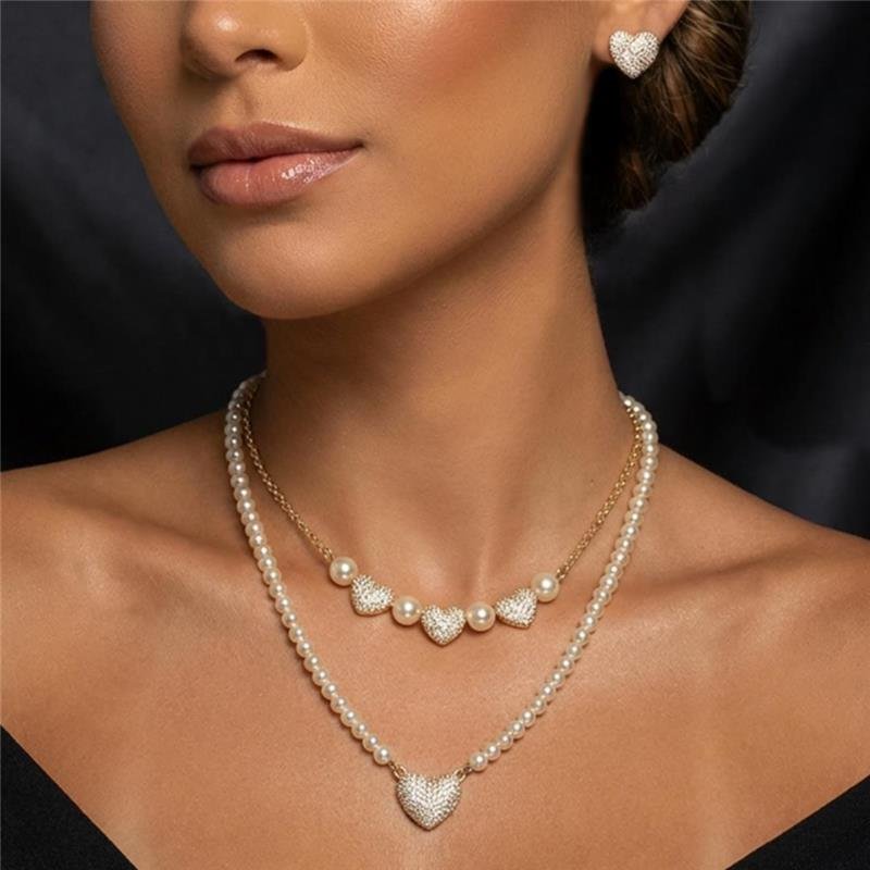 Brinco Coração Cravejado Banhado Ouro — ALUENA