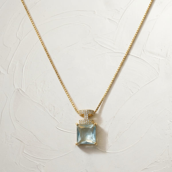 Gargantilha Pedra Cravejada · Banhado a Ouro