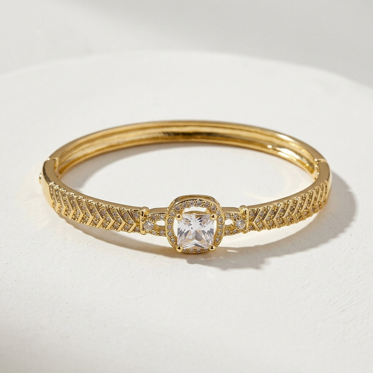 Bracelete Cravejado Zircônia · Banhado a Ouro