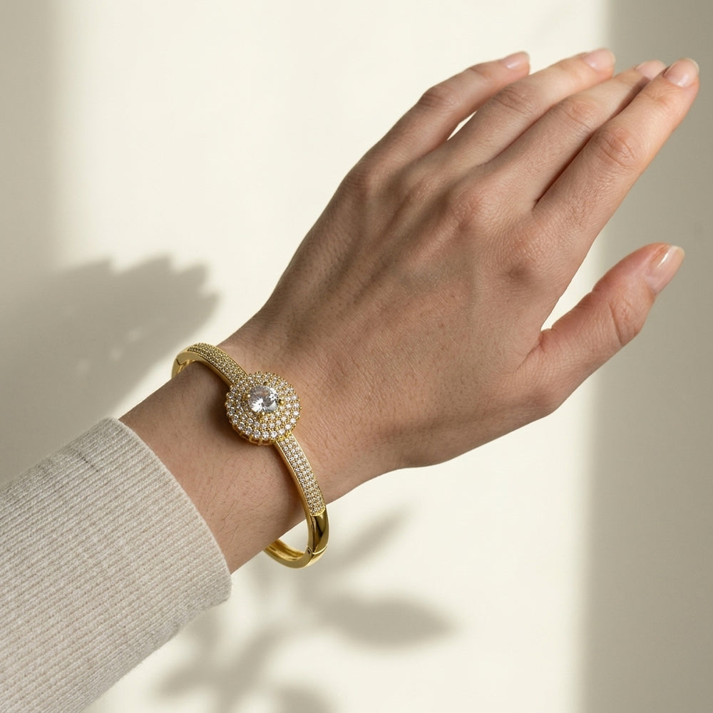 Bracelete Flor Cravejada · Banhado a Ouro