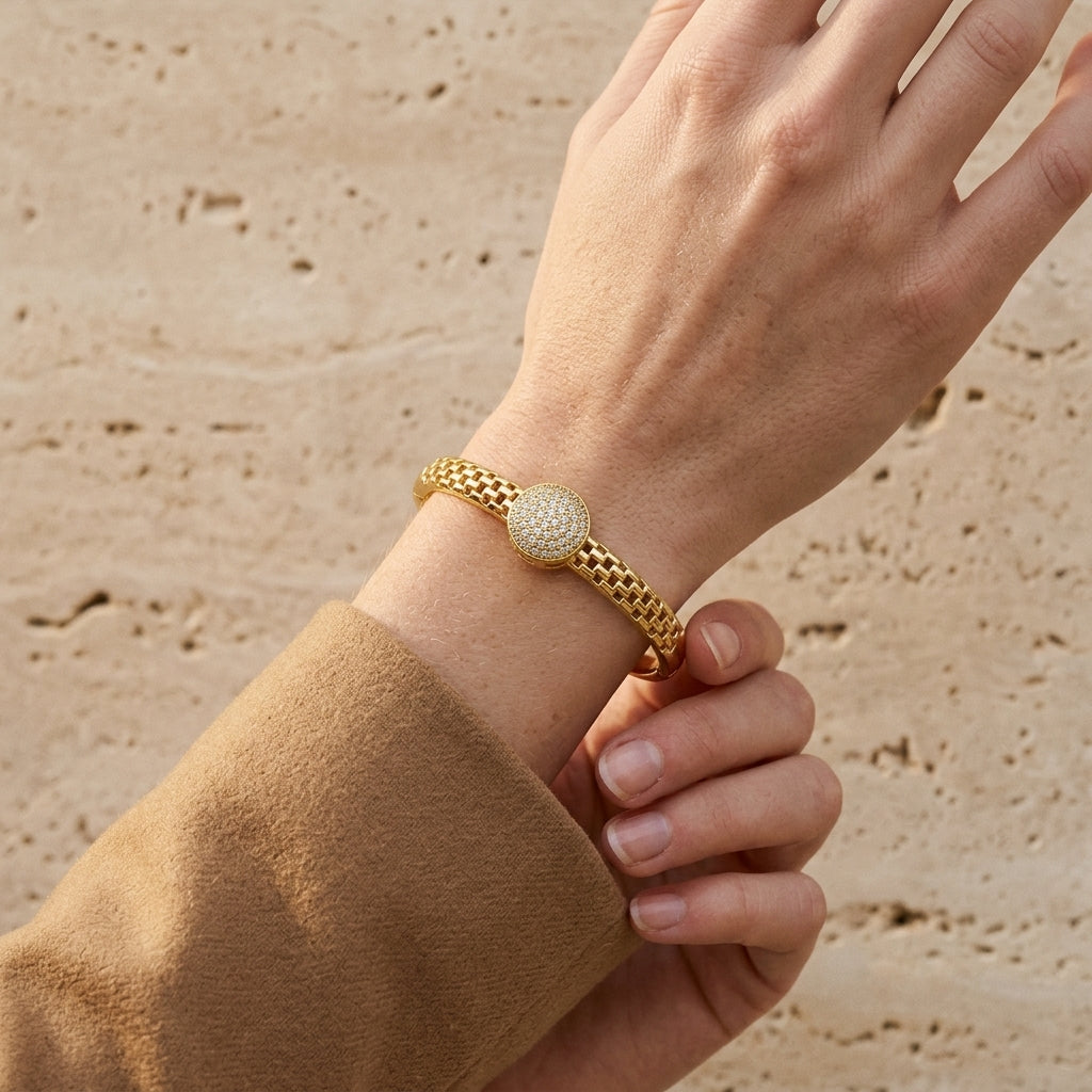 Bracelete Trançado Cravejado · Banhado a Ouro