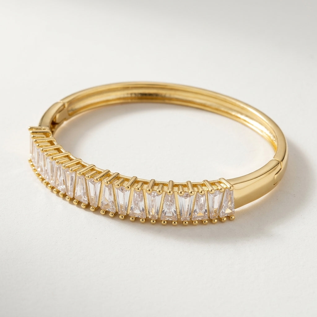 Bracelete Cravejado Baguete · Banhado a Ouro